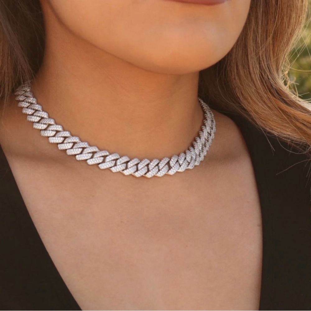 Womens Cuban Link Chain Iced Out Silver Miami Cuban Necklace With Diamond Bling